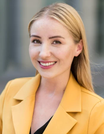 front-view-business-woman-suit